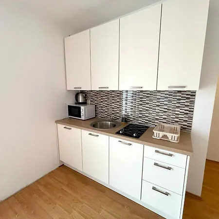 Appartamento In 45258 Jadranovo