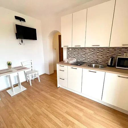 Appartamento In 45258 Jadranovo